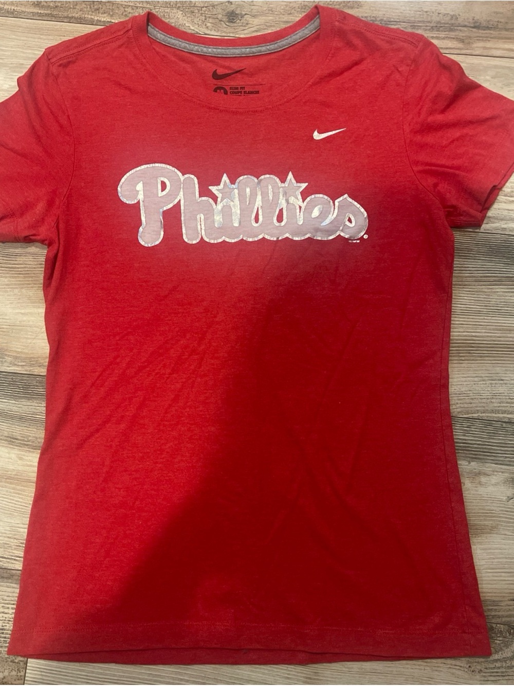Nike Philadelphia Phillies Women’s Medium Fitted Tee Metalic Logo MLB Baseball
